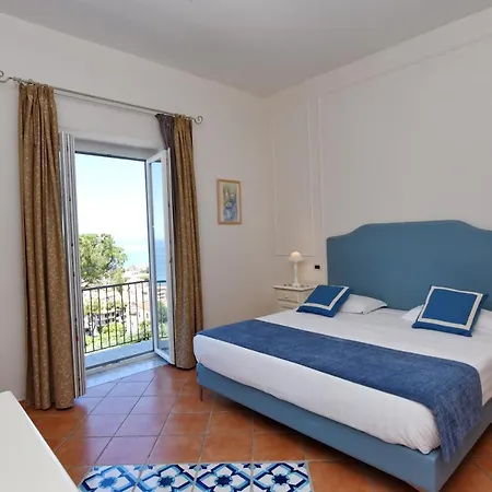 Garden Riviera Hotel 4*