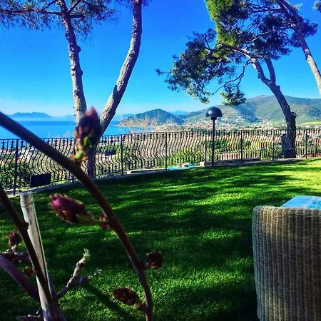 Garden Riviera Hotel 4*