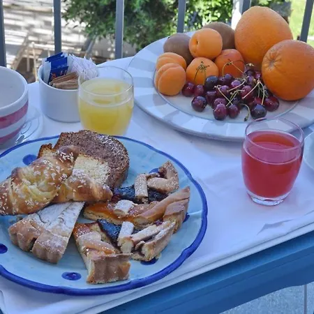Garden Riviera Hotel