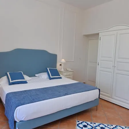 Garden Riviera Hotell