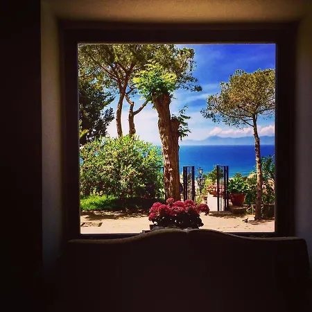 Garden Riviera Hotell 4*
