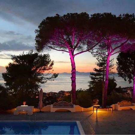 Garden Riviera 4*